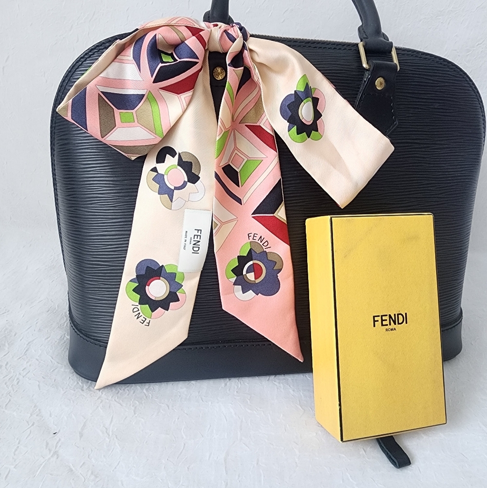 Auth Fendi Flowerland Silk Twilly